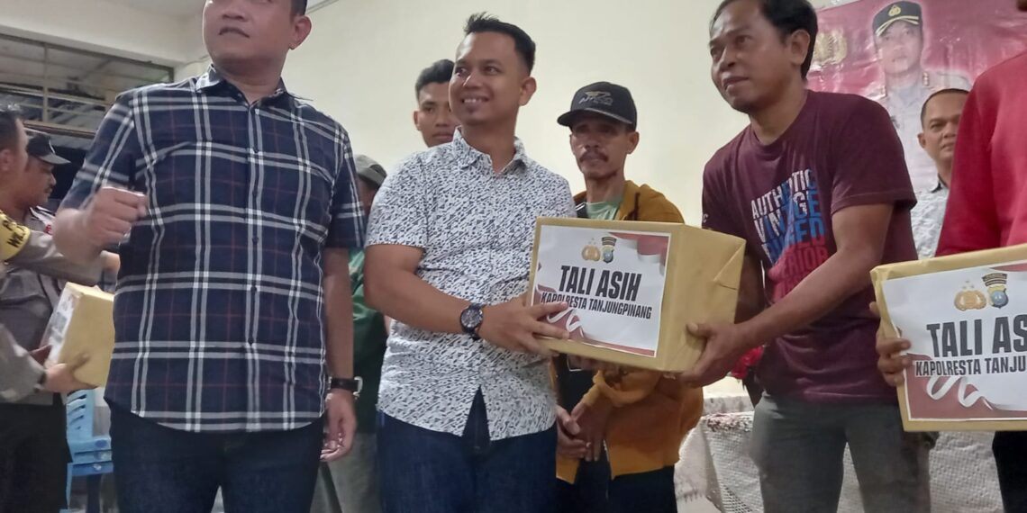 Kapolresta Tanjungpinang Ngopi Bareng Warga, Tampung Keluhan Warga dan Memperkuat Tali Asih