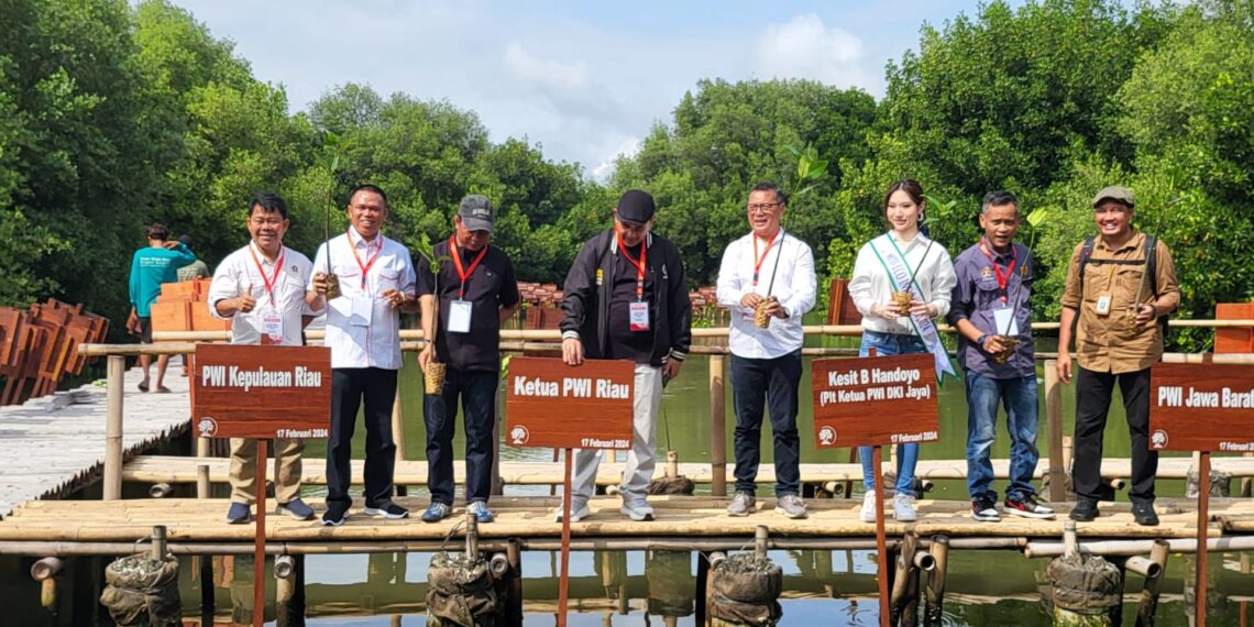 Menteri LHK Apresiasi Kegiatan Penanaman Mangrove PWI Kepri