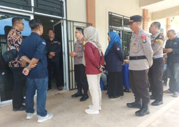 Kapolres Bintan Cek Langsung Kesiapan Personel Pengamanan Saat Pleno hasil Pemungutan Suara Pada Tingkat PPK