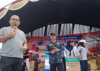 Ketua Komisi 1 DPRD Natuna Wan Arismunandar saat membacakan kupon dorfrize