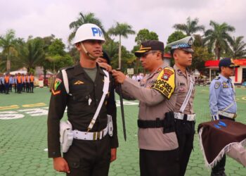 Jaga Keselamatan Masyarakat, Kapolres Natuna Pimpin Apel GPOK Seligi 2024