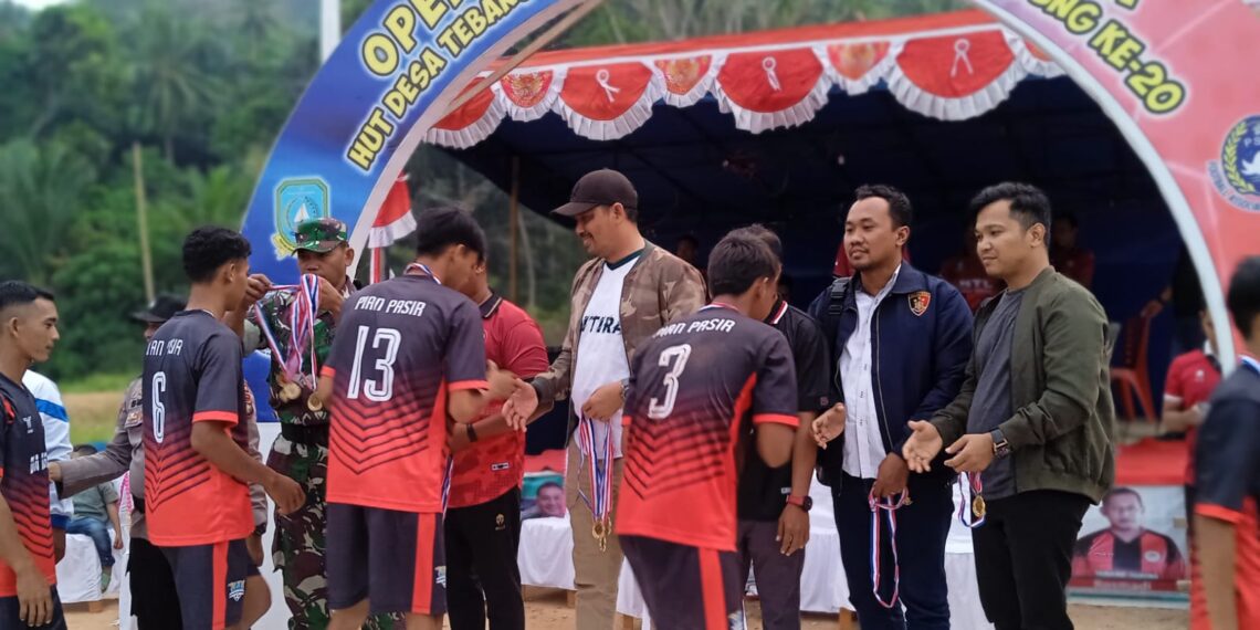 Turnamen Sepak Bola Desa Tebang di Tutup Oleh Sekda Anambas