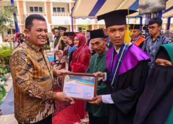 Gubernur Ansar Hadiri Sidang Terbuka Senat Universitas Maritim Raja Ali Haji Yang Ke-22