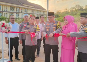 Kapolres Natuna Resmikan Penggunaan 24 Rumdin Serta Santuni Anak Yatim