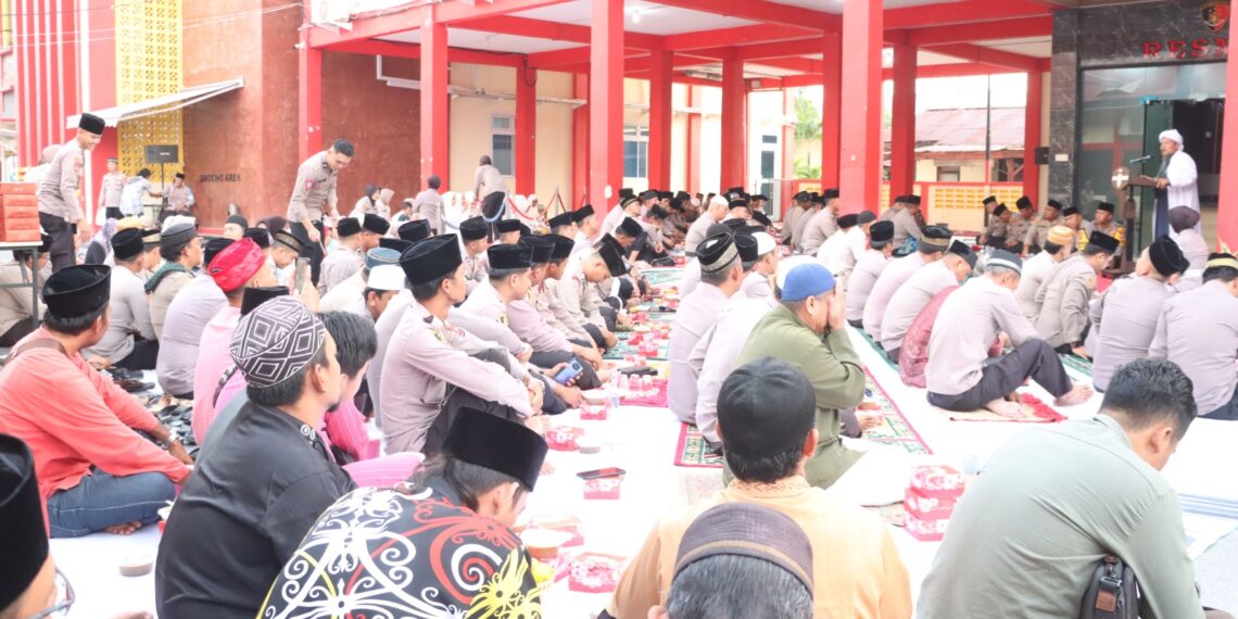 Peringati Nuzulul Qur’an 1445 H, Polres Karimun Gelar Buka Puasa Bersama Wartawan di Halaman Mapolres Karimun