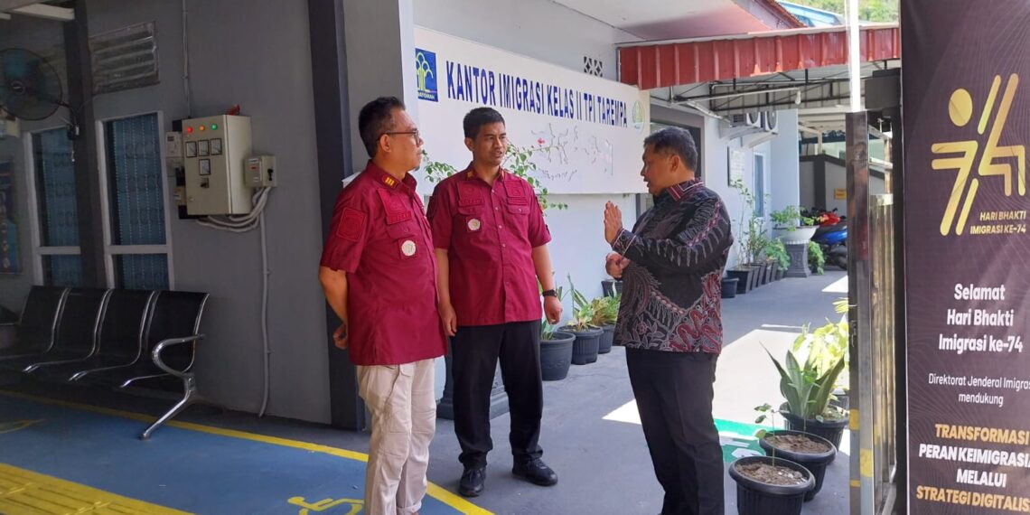 Ganti Paspor Elektronik, Wan Zuhendra Berikan Apresiasi Kepada pihak Imigrasi Terempa