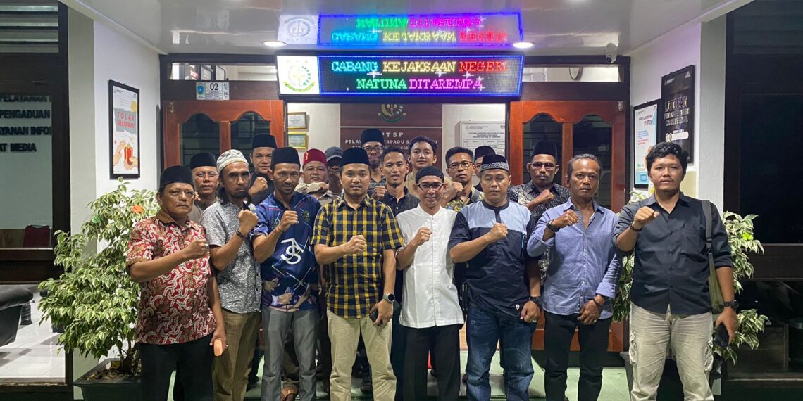 Pererat Silaturahmi, Cabjari Tarempa Niky Junismero undang Insan Pers Untuk Buka Bersama