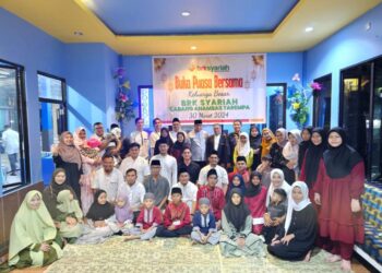 Keluarga Besar BRK Syariah Anambas buka Bersama Anak Yatim Di Restoran Siantanur