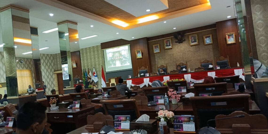 Dikarenakan Suami Sakit, Ketua DRPD Anambas Berhalangan Hadir dalam Rapat Paripurna