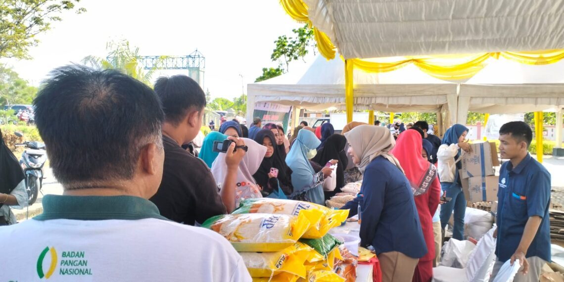 Warga Serbu Gerakan Pangan Murah (GPM) Yang di Gelar Pemerintah Kabupaten Karimun!