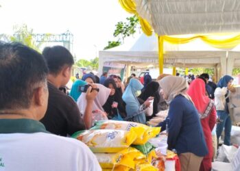 Warga Serbu Gerakan Pangan Murah (GPM) Yang di Gelar Pemerintah Kabupaten Karimun!