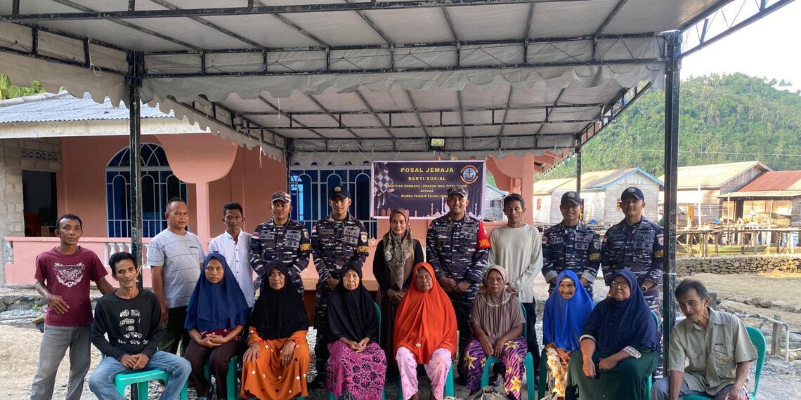 Dari Pulau ke Pulau, Posal Jemaja Lanal Tarempa berikan Sembako Lebaran