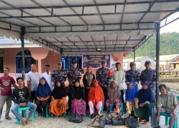 Dari Pulau ke Pulau, Posal Jemaja Lanal Tarempa berikan Sembako Lebaran