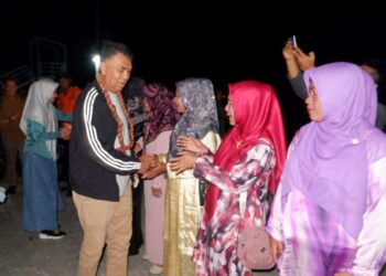 Kunjungi Serasan, Bupati Natuna Disambut Meriah Masyarakat