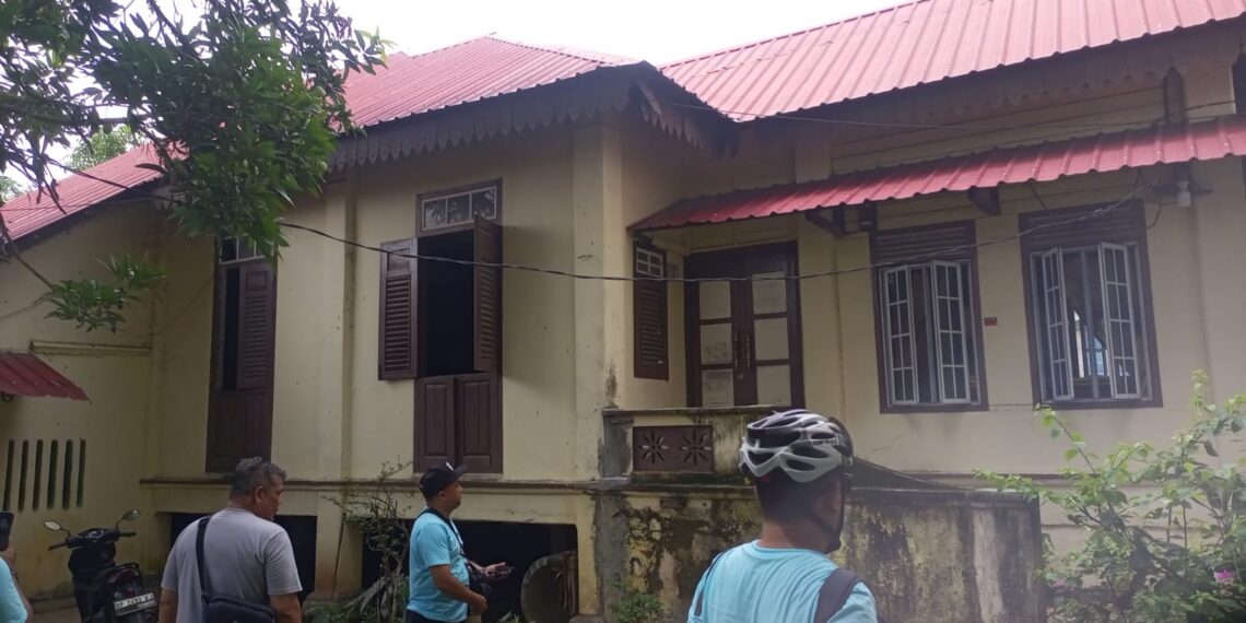 Syiarkan MTQH Kepri ke Karimun, PWI Kepri Napak Tilas Rumah Masa Kecil Marlin