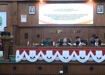 Pj Walikota Tanjungpinang Sampaikan Pertanggungjawaban APBD Tahun 2023 dalam Rapat Paripurna DPRD