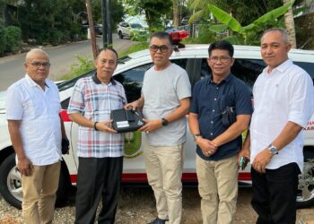 Lengkapi Sarana Pendukung, Bupati Natuna Wan Siswandi Serahkan Ambulance Penunjang Operasional Rumah Singgah