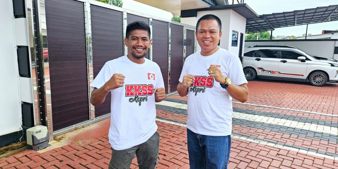 Jelang Tanding, Ketua BPW KKSS Kepri Lepas Atlet MMA Fadelullah