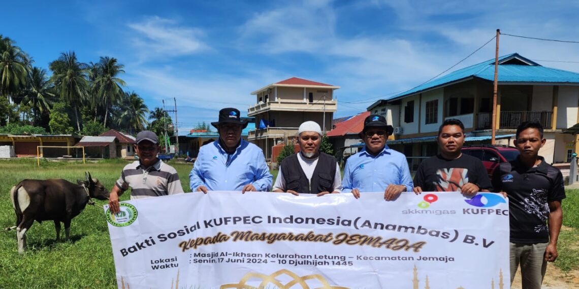 Perusahaan KUFPEC Serahkan Hewan Kurban Didua Mesjid di Jemaja