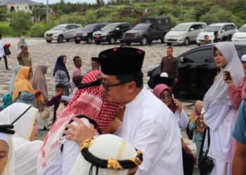 Sekda Natuna Boy Wijanarko Sambut Kedatangan Jemaah Haji Natuna
