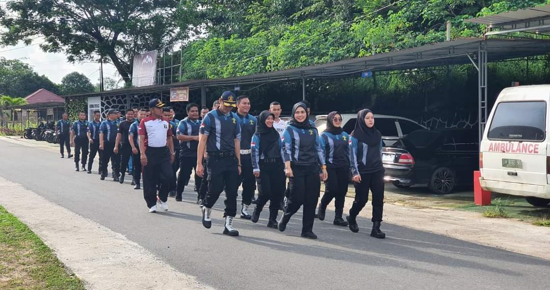 Pegawai Lapas Narkotika Tanjungpinang Gelar Olahraga Rutin dan Jalan Santai
