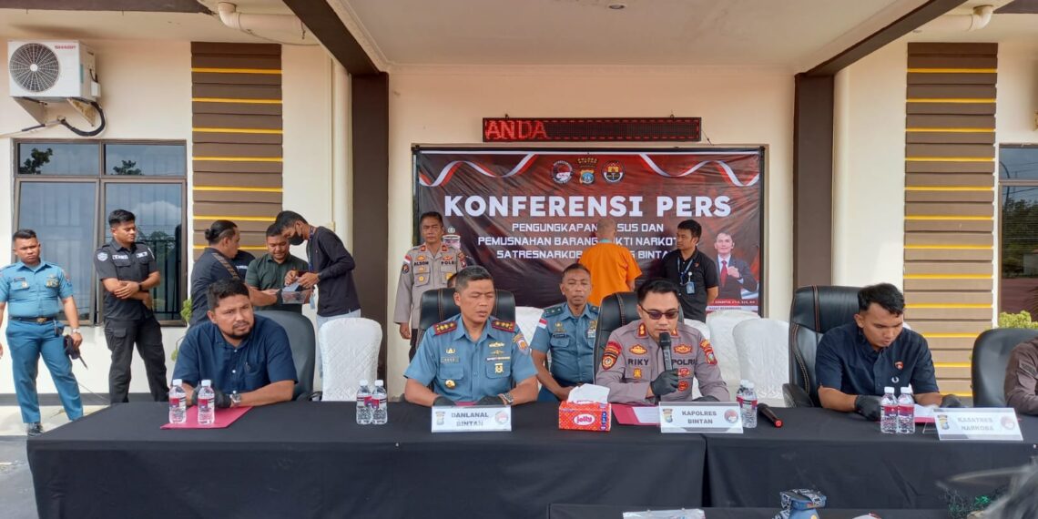 Polres Bintan Amankan Kakek 73 Tahun Tersangka Penyelundupan Sabu