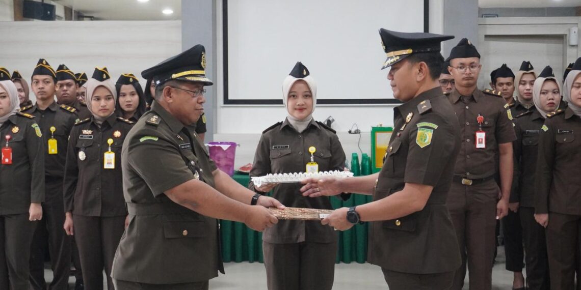 Kejaksaan Negeri Tanjungpinang lakukan Serah Terima Jabatan Kepala Seksi Perdata Dan Tata Usaha Negara dan Kepala Seksi Tindak Pidana Khusus