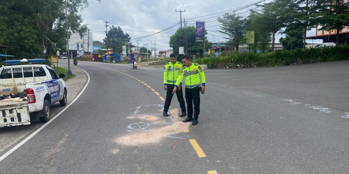 Kecelakaan Maut di Jalan Raya Uban Lama: Sepeda Motor Bertabrakan dengan Mobil, Satu Orang Tewas