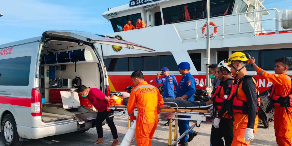 Tim SAR Gabungan KPP Natuna Berhasil Evakuasi 2 Crew Kapal Tanker Berbendera Marsall, 1 Orang Kritis