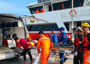 Tim SAR Gabungan KPP Natuna Berhasil Evakuasi 2 Crew Kapal Tanker Berbendera Marsall, 1 Orang Kritis