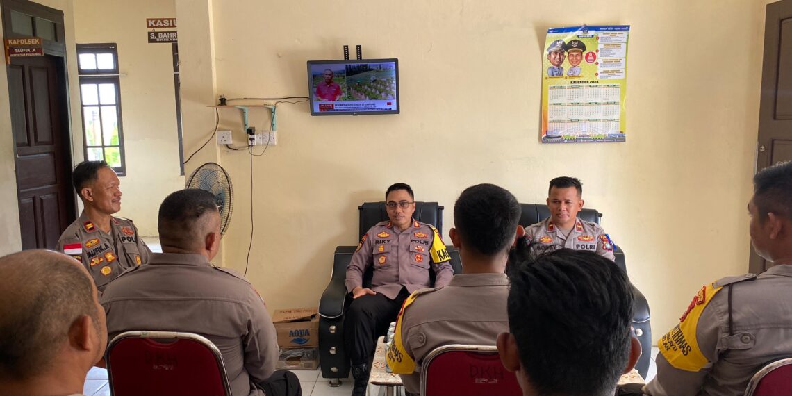 Kapolres Bintan Kunjungi Polsek Tambelan: Ajak Personel Bersyukur dan Berhati-hati di Dunia Maya