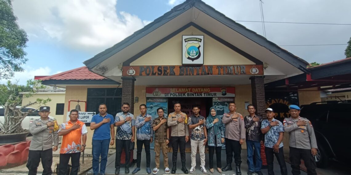Kapolsek Bintan Timur Gelar Silaturahmi dan Koordinasi Bersama Panwascam Serta PPK untuk Sukseskan Pilkada