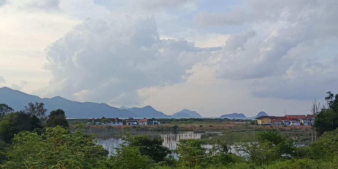 Tuntut Ganti Rugi ke Pemda Anambas dan Kemenhub RI, Lahan Milik A. Azhari dan Lainnya di Bandara Letung Tergenang Air Bak Kolam Ikan