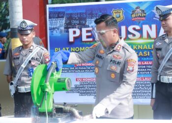 221 Knalpot Brong Dan 31 TNKB Dimusnahkan Oleh Satlantas Polres Karimun