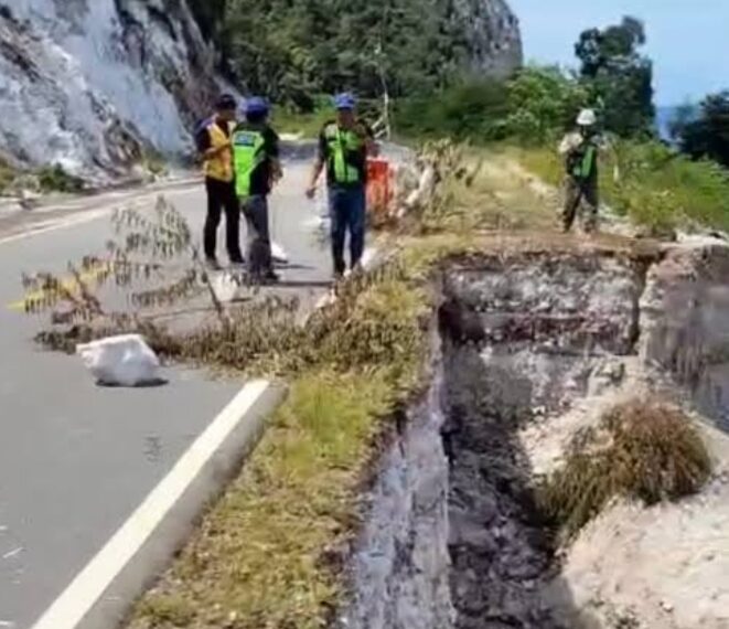 Marzuki SH, Ketua Komisi II DPRD Natuna Minta Jalan Lingkar Selat Lampa di Rawat