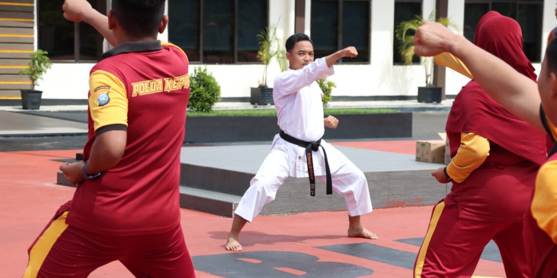 38 Personel Polres Bintan Siap Naik Pangkat Setelah Lulus Ujian Bela Diri Polri