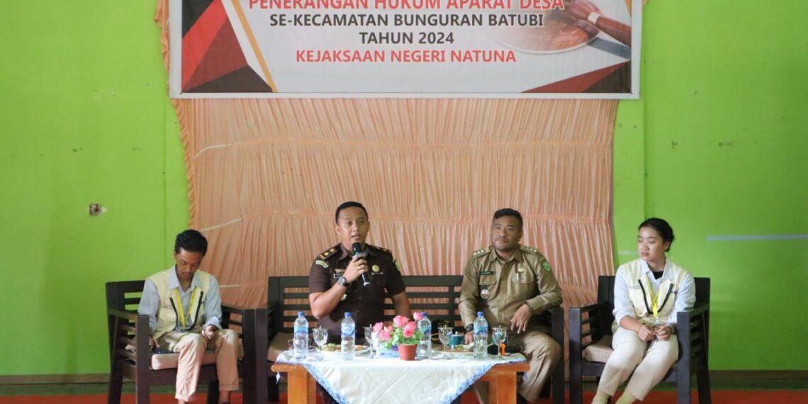 Kejari Natuna Ajak Mahasiswa KKN UGM Laksanakan Penerangan Hukum Terhadap Aparat Desa.