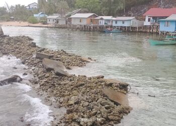 Kondisi Pemecah Ombak Roboh, Kades Lingai meminta Pemerintah Bantu Bangun Kembali