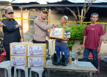 Polres Bintan Timur Salurkan Bantuan Sosial untuk Korban Kebakaran di Kampung Sungai Datuk