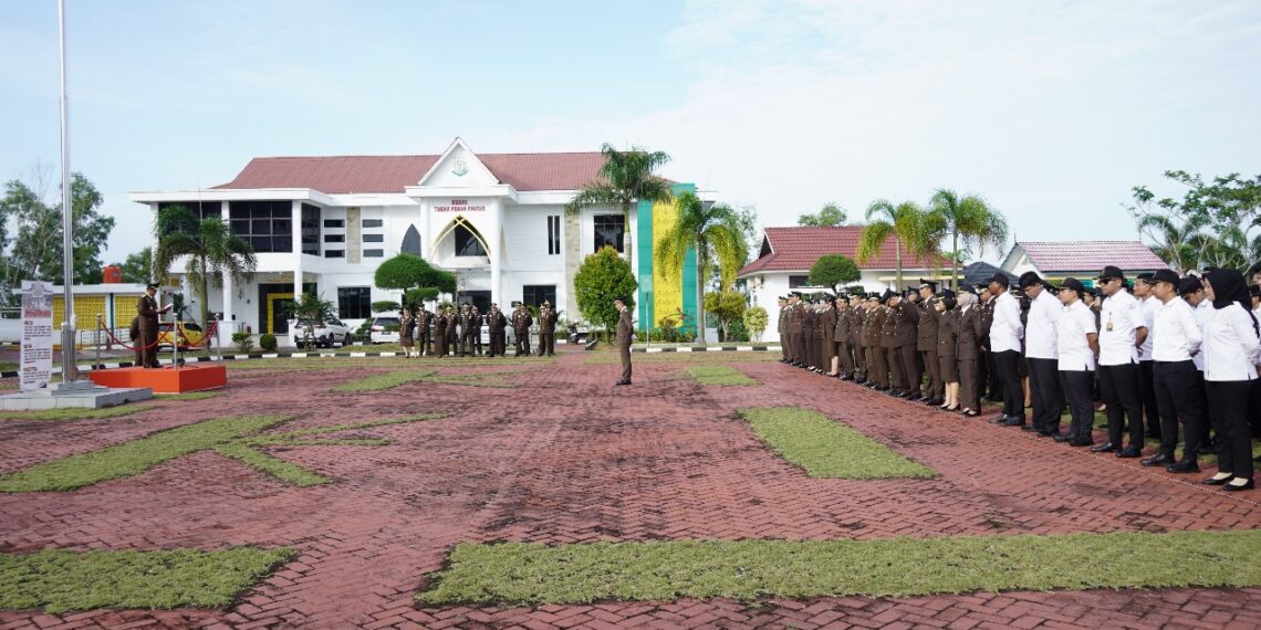 Wakajati Kepri Sufari Pimpin Upacara Peringatan HUT RI Ke-79 dengan Semangat “Nusantara Baru Indonesia Maju”