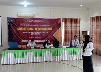 Imigrai Kelas I TPI Tanjungpinang Sosialisasikan E-Paspor di Bintan Timur, Paparkan Perbedaan Paspor Elektronik dan Non-Elektronik