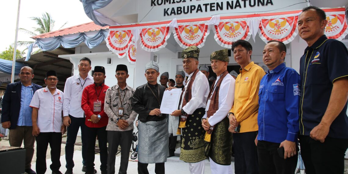 Resmi Mendaftarkan Diri di KPU Natuna, Wan Siswandi – Rodhial Huda Optimis Lanjutkan 2 Periode