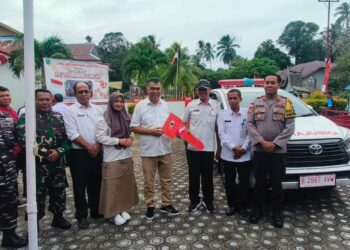 Kunjungi Sedanau Kec. Bunguran Barat, Bupati Natuna Wan Siswandi Serahkan Bantuan Ambulance serta Bantuan Nelayan
