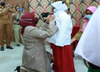 Pembatalan Seragam Gratis di Tanjungpinang: Warga Kaget dan Kecewa, Protes Mengalir