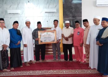 HM Rudi Terima BKPRMI Award atas Kepedulian terhadap Pemuda Remaja Masjid di Kepri
