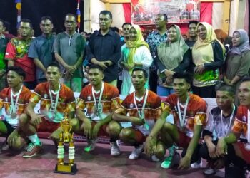 Bupati Natuna Secara Resmi Tutup Turnamen Voli di Air Nusa Kecamatan Serasan Timur