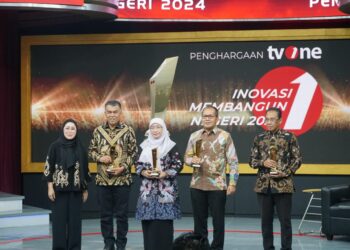 Luar Biasa ! Bupati Natuna Raih Penghargaan Inovasi Membangun Negeri 2024 dari tvOne