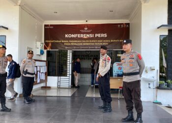 Polres Bintan Amankan Tahapan Penetapan Paslon Bupati dan Wakil Bupati di KPUD Bintan