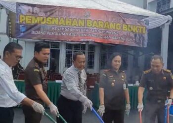Kejari Tanjungpinang Musnahkan Barang Bukti dari 24 Kasus Hukum Tetap