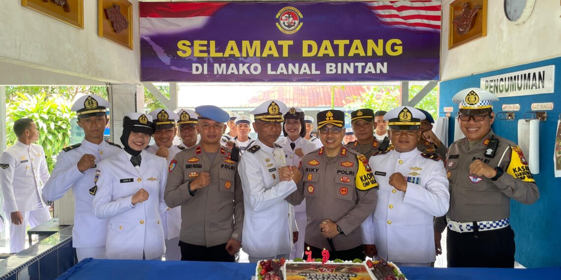 Kapolres Bintan Berikan Kejutan kepada Prajurit TNI di HUT ke-79, Perkuat Sinergitas TNI-Polri